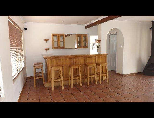 3 BEDROOM HOUSE RENTED IN BLUEWATER BAY